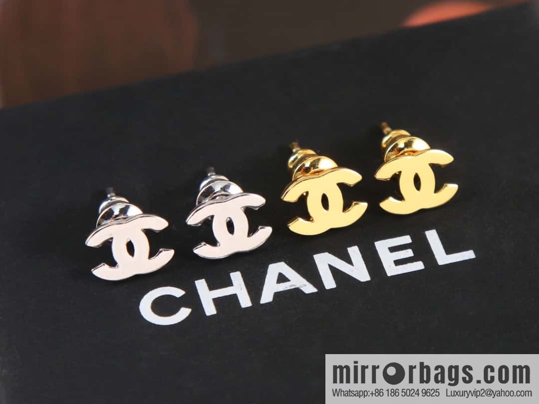 New ☑️ Chanel c1 mini double c glossy earrings