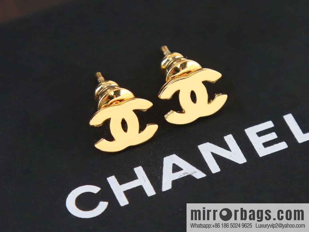 New ☑️ Chanel c1 mini double c glossy earrings