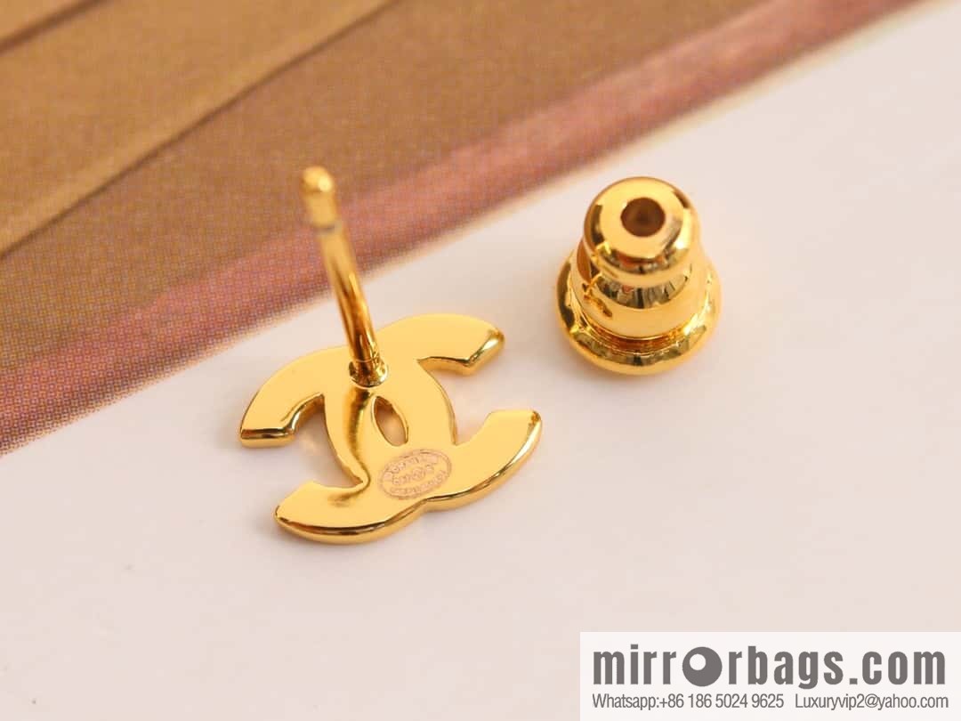 New ☑️ Chanel c1 mini double c glossy earrings