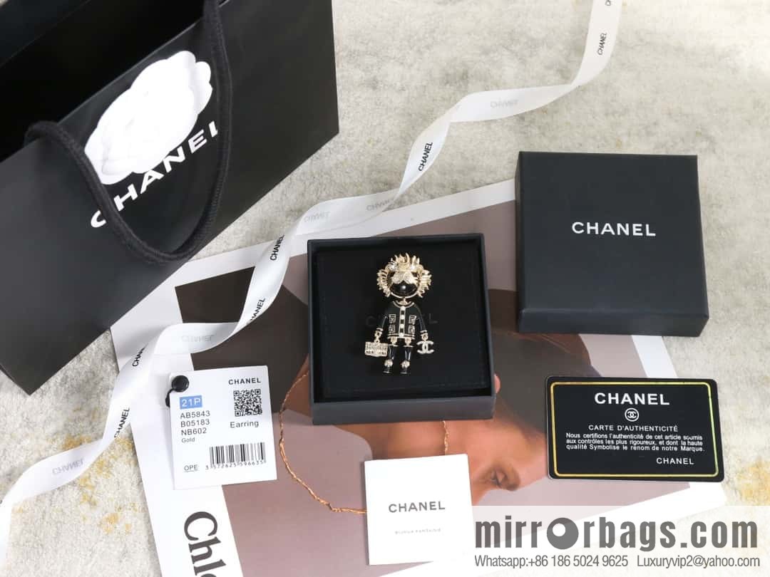New ☑️ Chanel double c black gold lion brooch