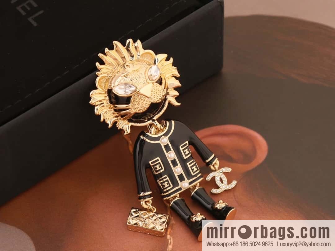 New ☑️ Chanel double c black gold lion brooch