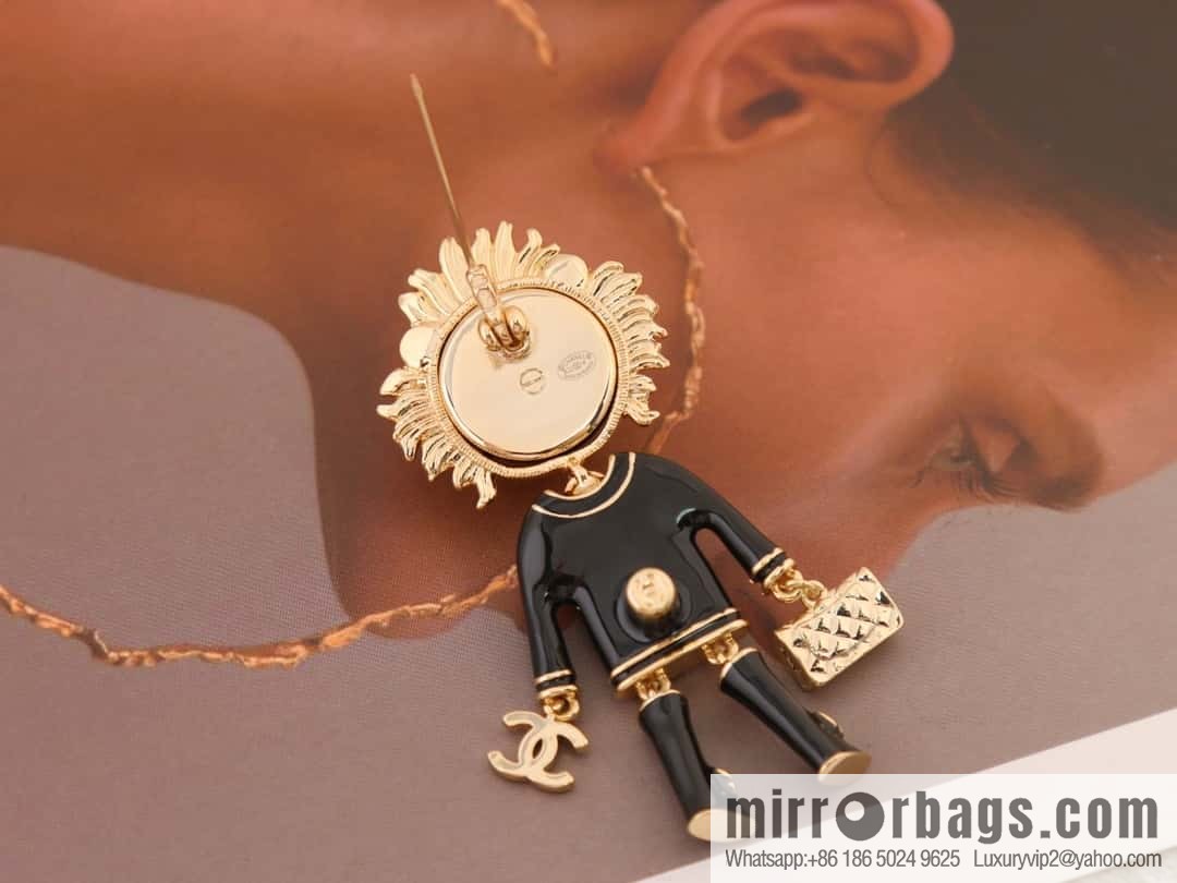 New ☑️ Chanel double c black gold lion brooch