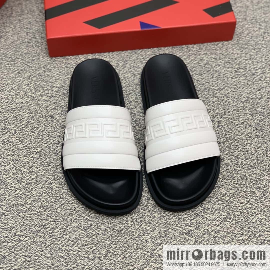Versace uses black calfskin men's sandals