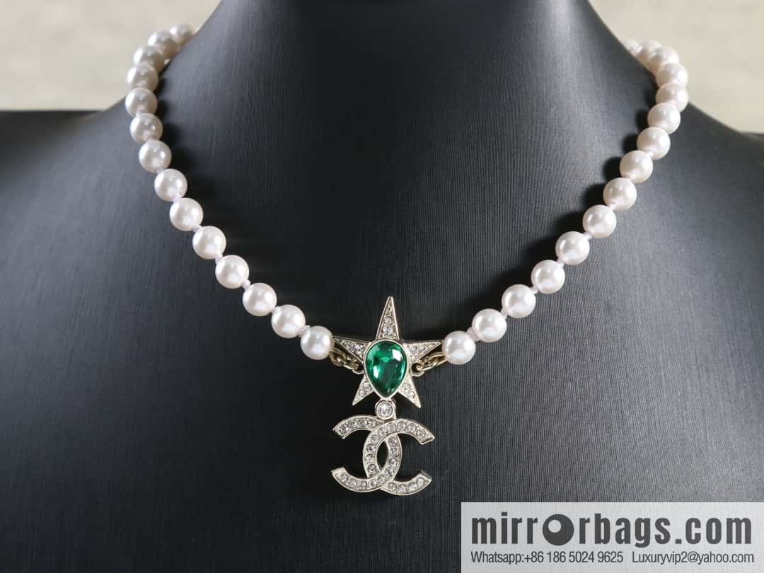 New ☑️ Chanel Double C Pentagram ⭐ Star Emerald Pearl Necklace
