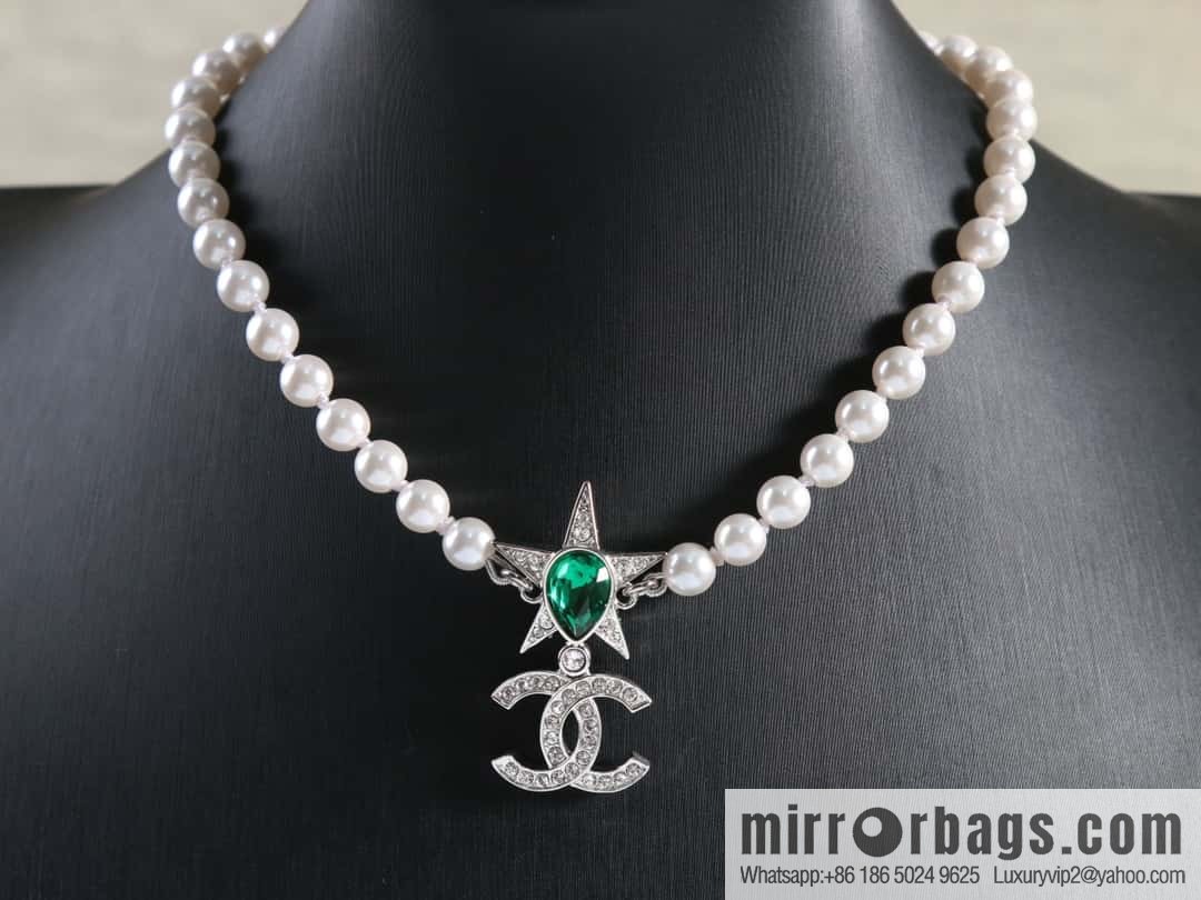 New ☑️ Chanel Double C Pentagram ⭐ Star Emerald Pearl Necklace