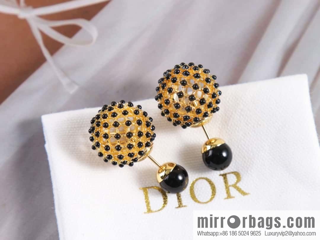 New ☑️ Dior cut-out black pearl stud earrings