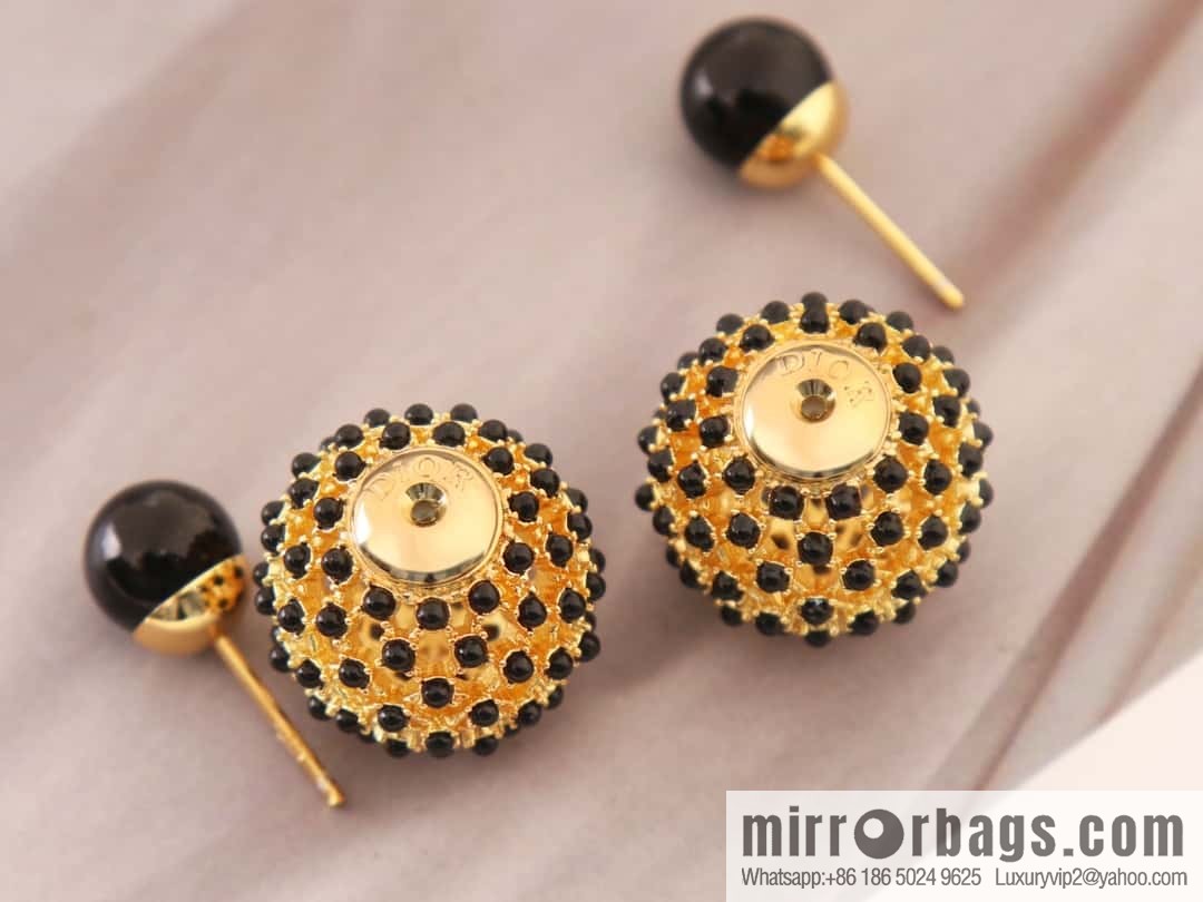 New ☑️ Dior cut-out black pearl stud earrings