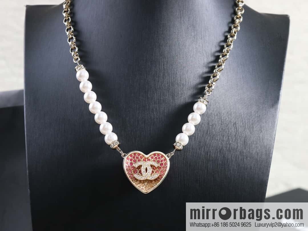 New ☑️ Chanel double c asymmetric pearl love peach heart necklace