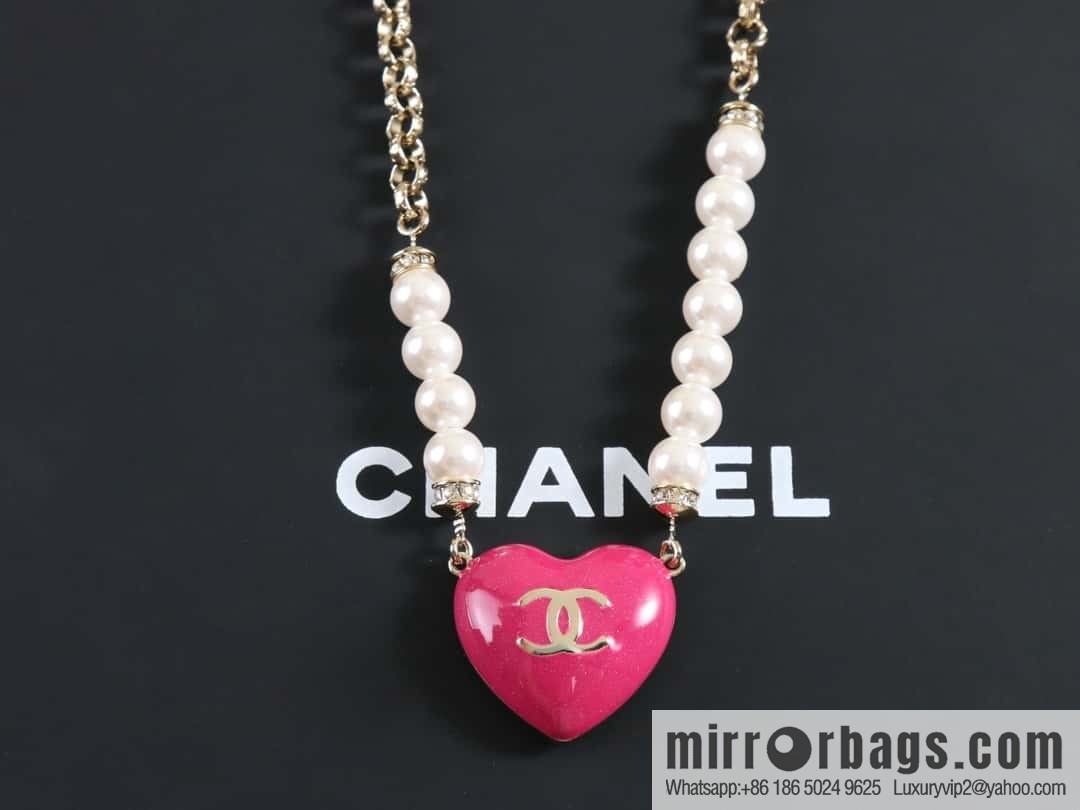 New ☑️ Chanel double c asymmetric pearl love peach heart necklace