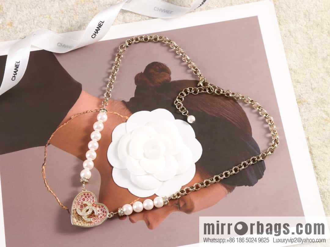 New ☑️ Chanel double c asymmetric pearl love peach heart necklace