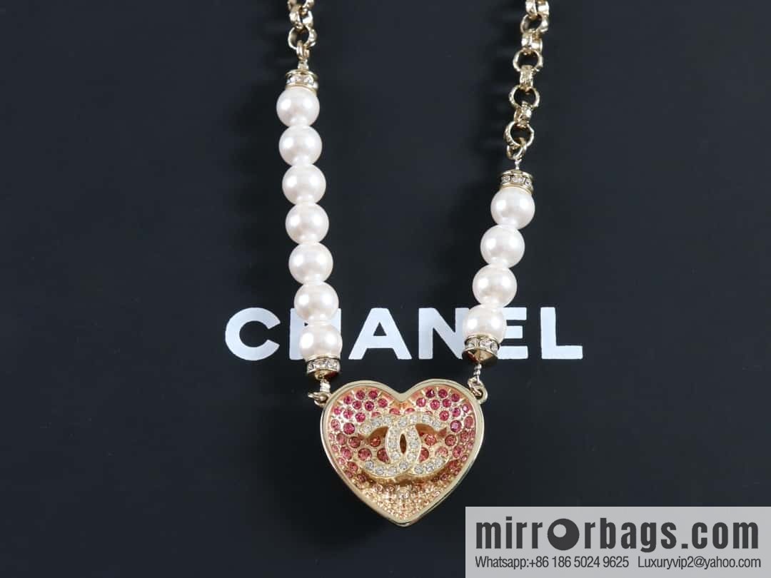 New ☑️ Chanel double c asymmetric pearl love peach heart necklace