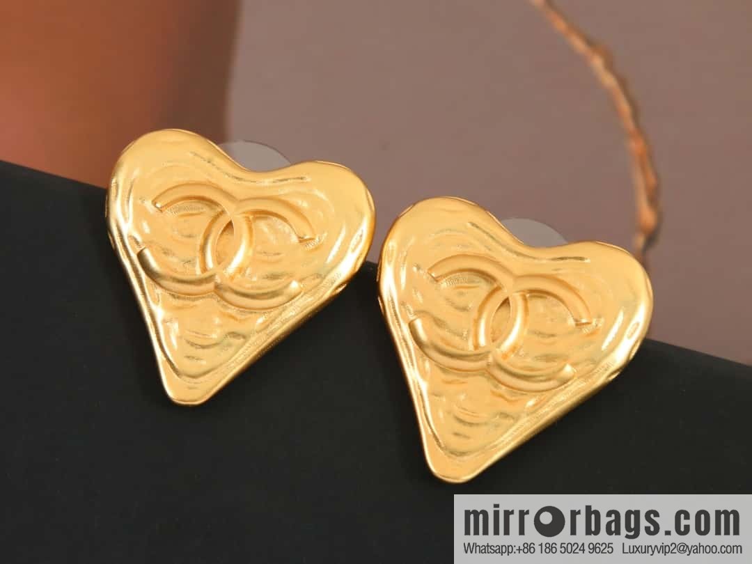 New ☑️ Chanel medieval series gold peach heart love double c earrings