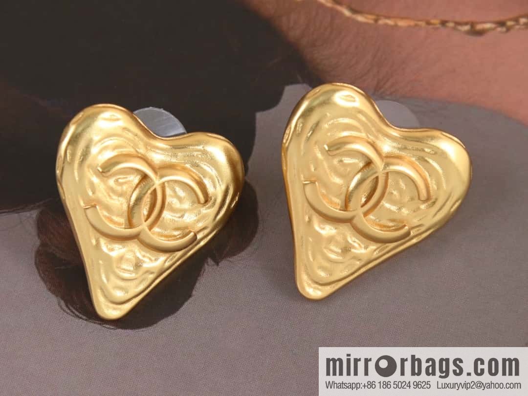 New ☑️ Chanel medieval series gold peach heart love double c earrings