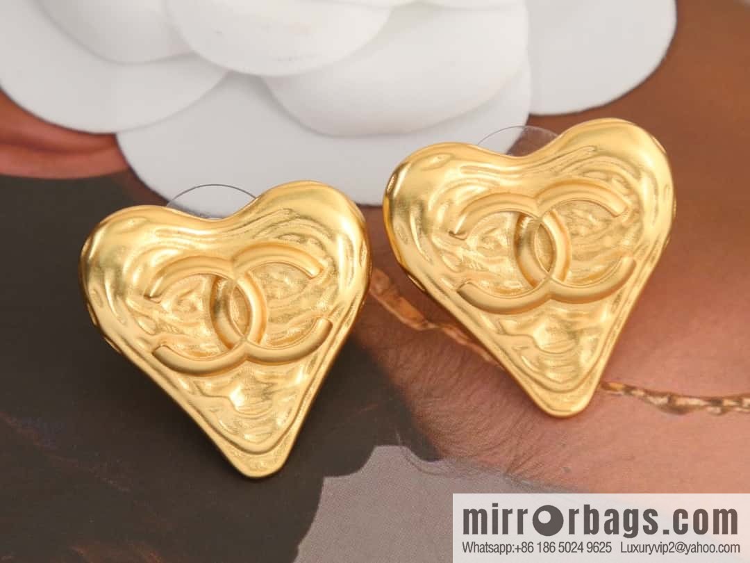 New ☑️ Chanel medieval series gold peach heart love double c earrings