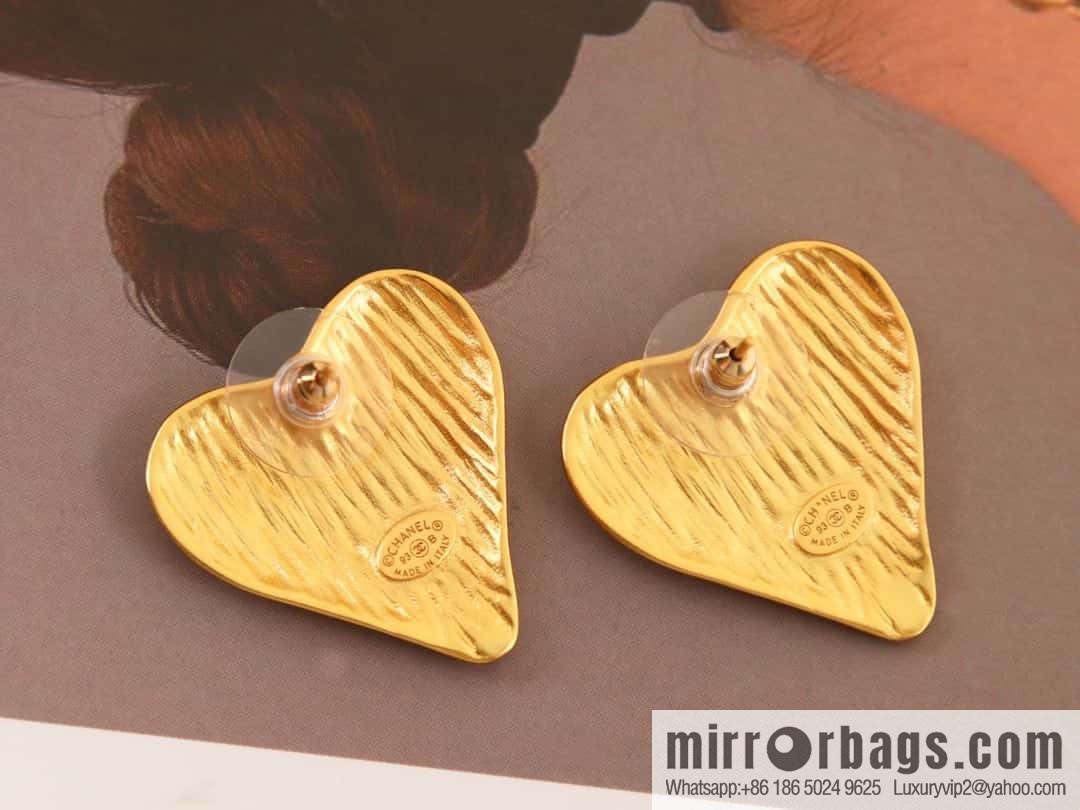New ☑️ Chanel medieval series gold peach heart love double c earrings