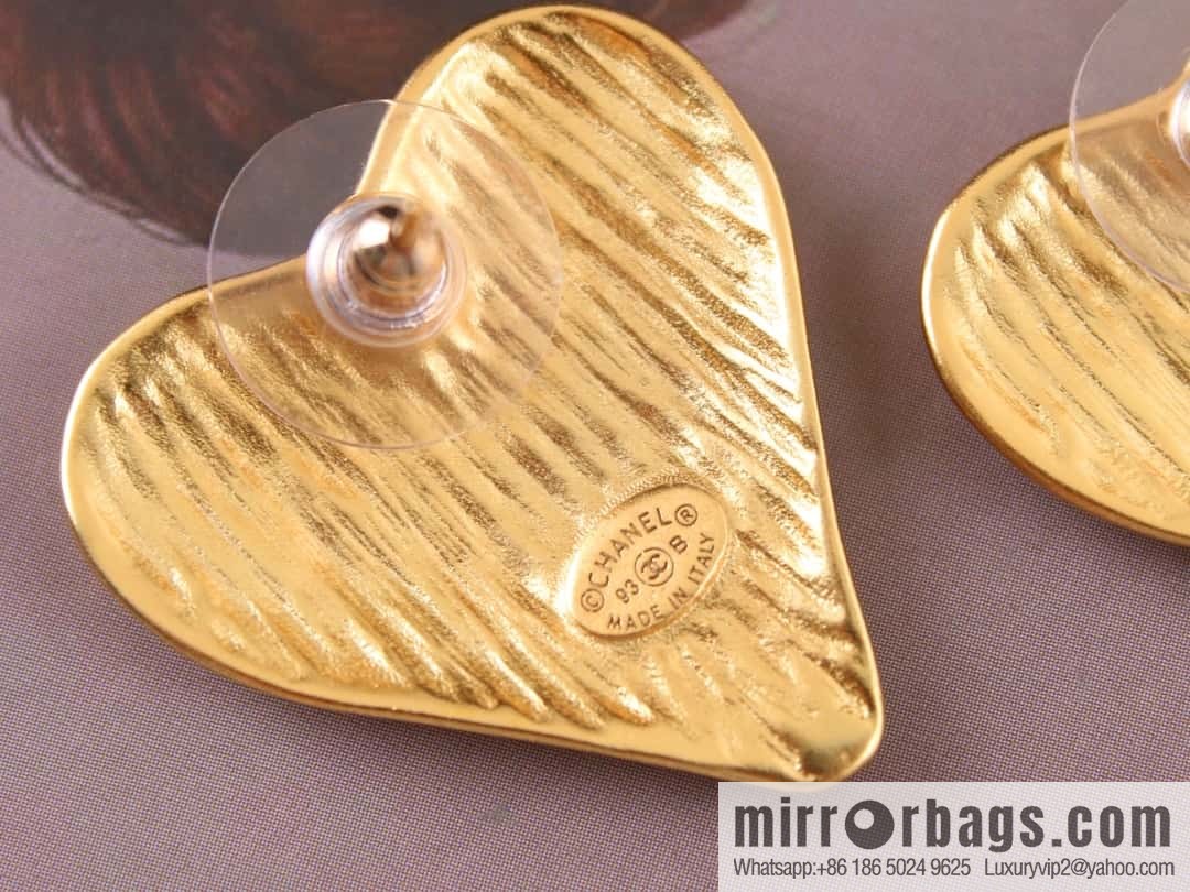 New ☑️ Chanel medieval series gold peach heart love double c earrings