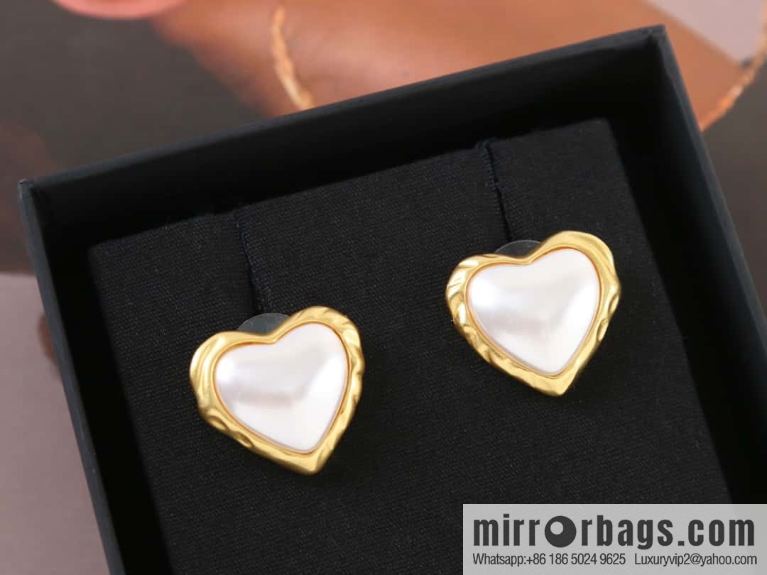 New ☑️ Chanel medieval series gold beads peach heart love earrings