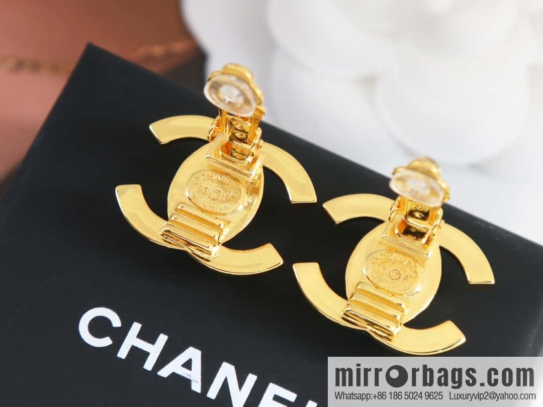 New ☑️ Chanel medieval series gold double c earrings