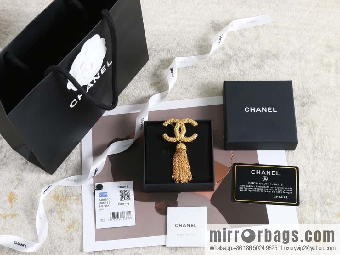 New ☑️ Chanel medieval series gold double c fringed brooch