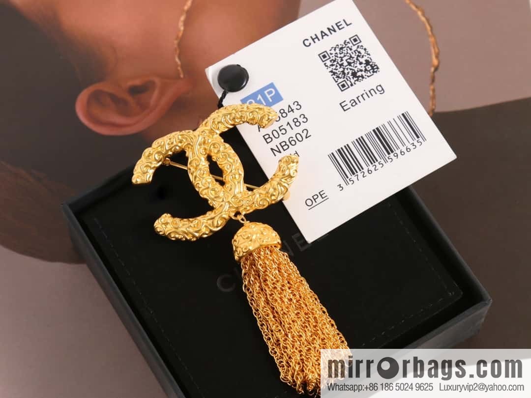 New ☑️ Chanel medieval series gold double c fringed brooch