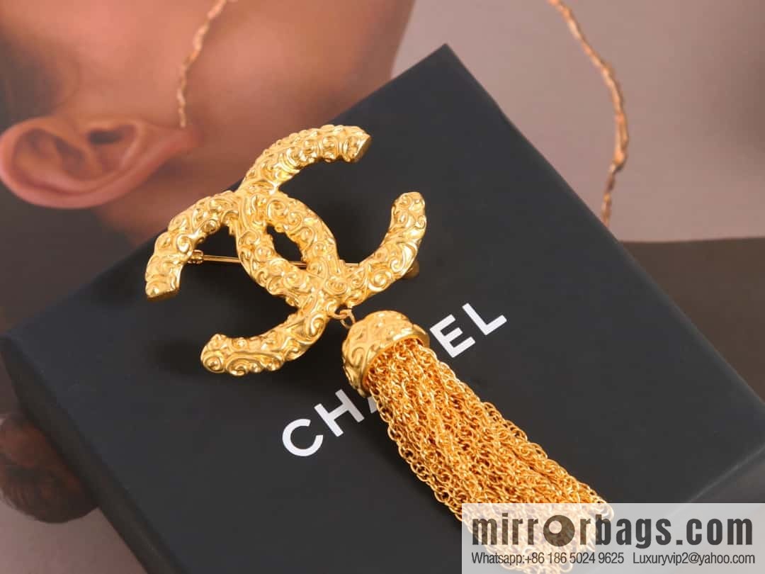 New ☑️ Chanel medieval series gold double c fringed brooch