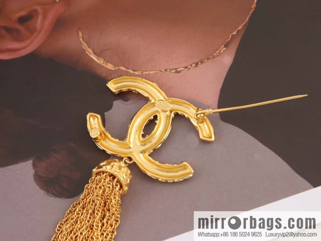 New ☑️ Chanel medieval series gold double c fringed brooch