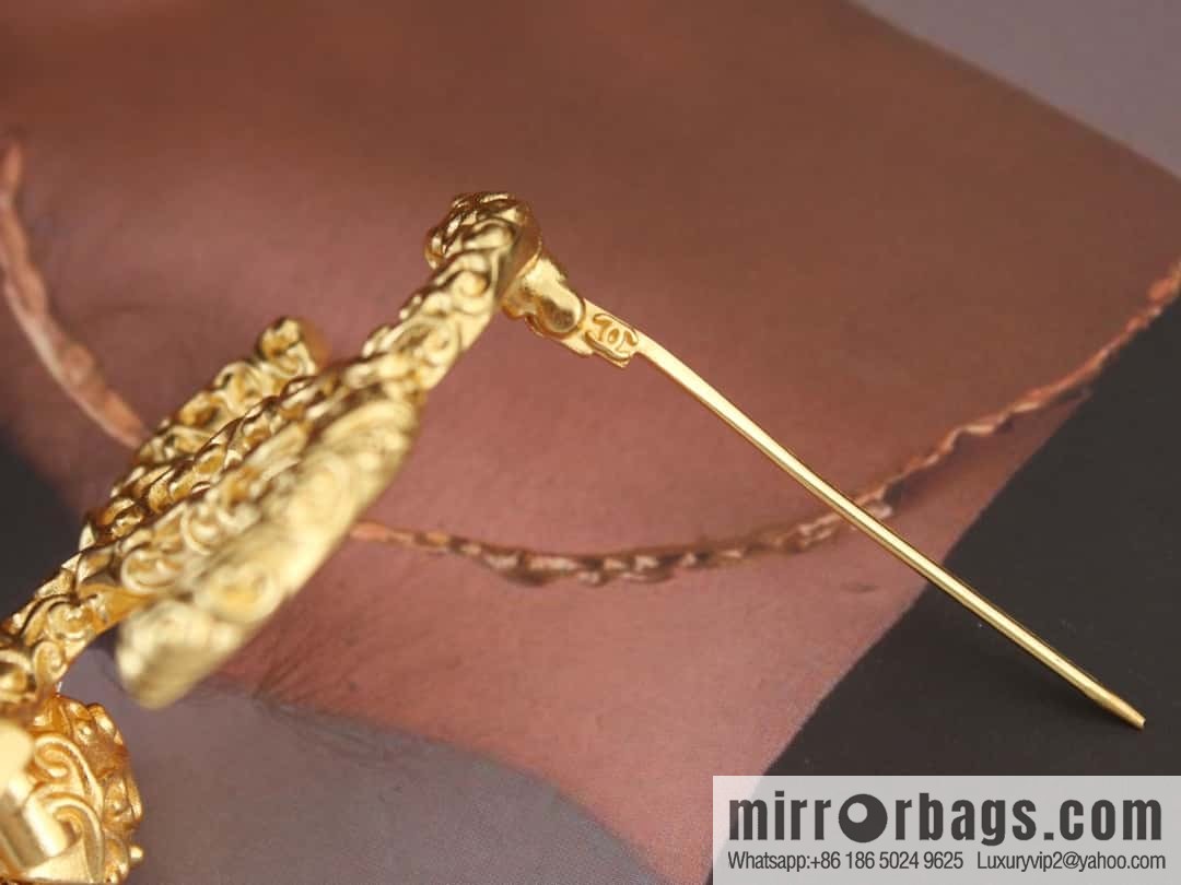 New ☑️ Chanel medieval series gold double c fringed brooch