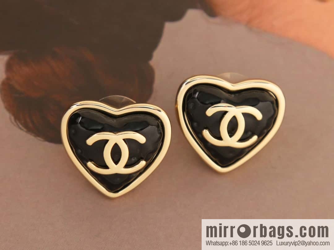 New ☑️ Chanel double c love peach heart stud earrings