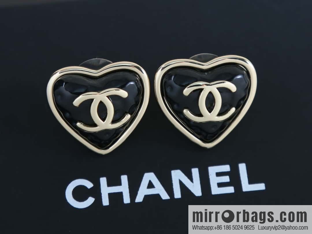New ☑️ Chanel double c love peach heart stud earrings