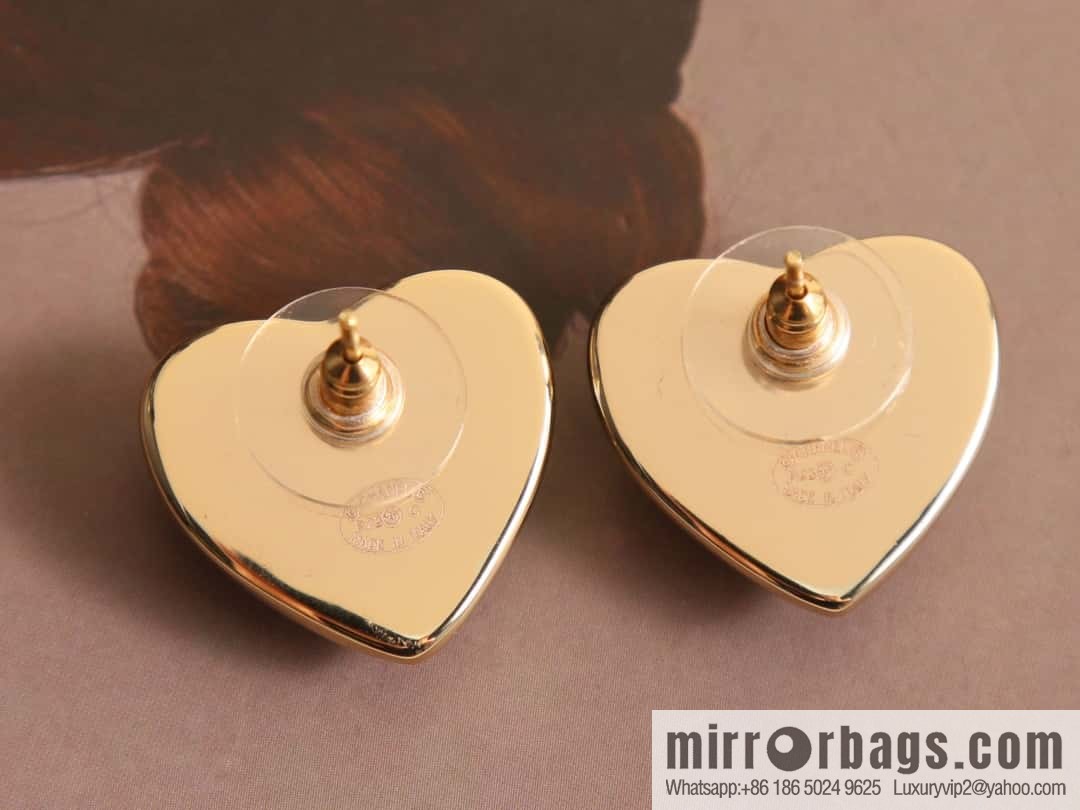 New ☑️ Chanel double c love peach heart stud earrings