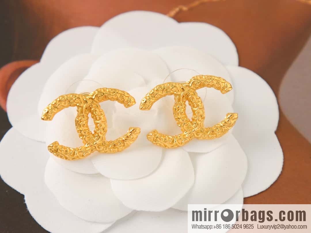 New ☑️ Chanel medieval series gold double c earrings