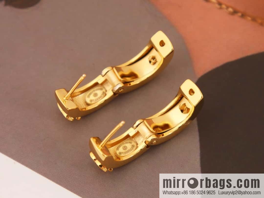 New ☑️ Chanel medieval series gold double c semicircular earrings