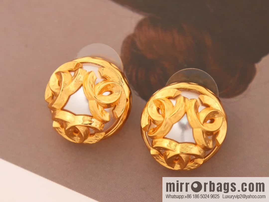 New ☑️ Chanel medieval series gold double c round earrings