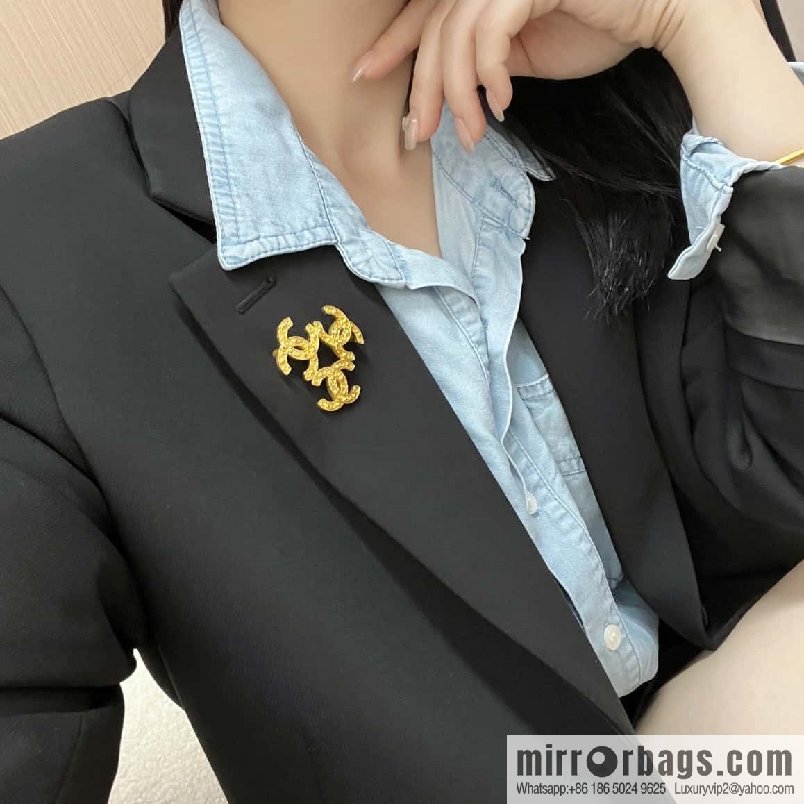 New ☑️ Chanel medieval series gold 3 double c brooch