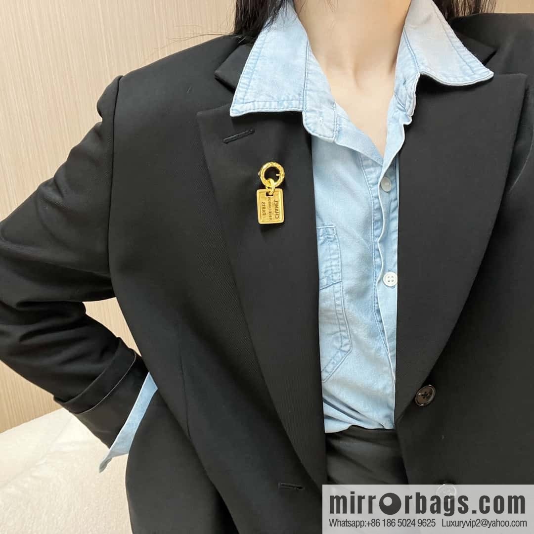 New ☑️ Chanel medieval series gold brand letter brooch