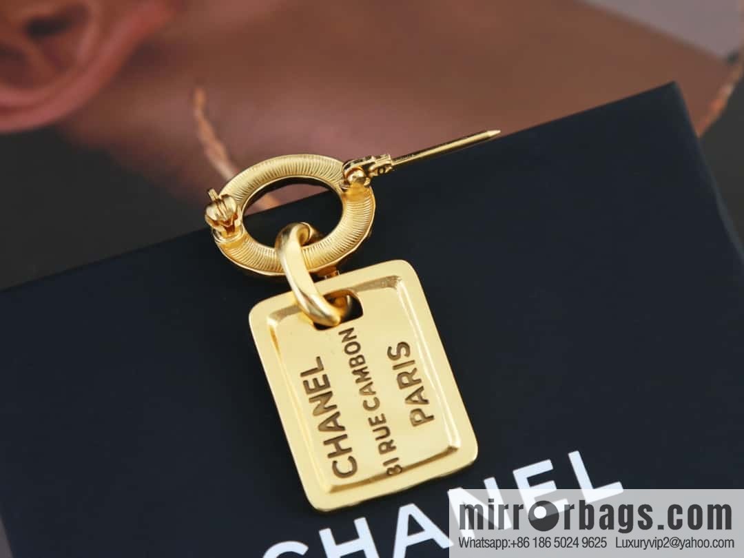 New ☑️ Chanel medieval series gold brand letter brooch