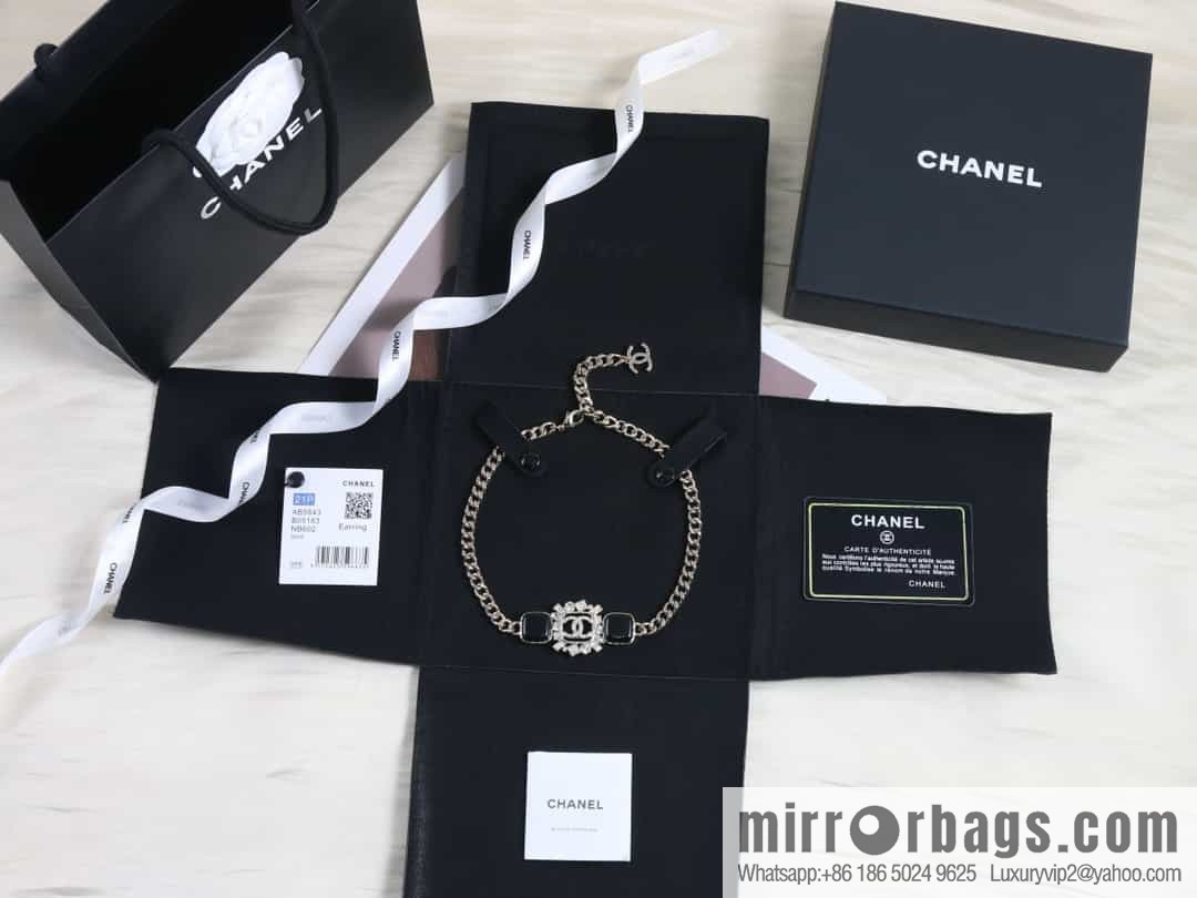 New ☑️ Chanel double c black square necklace