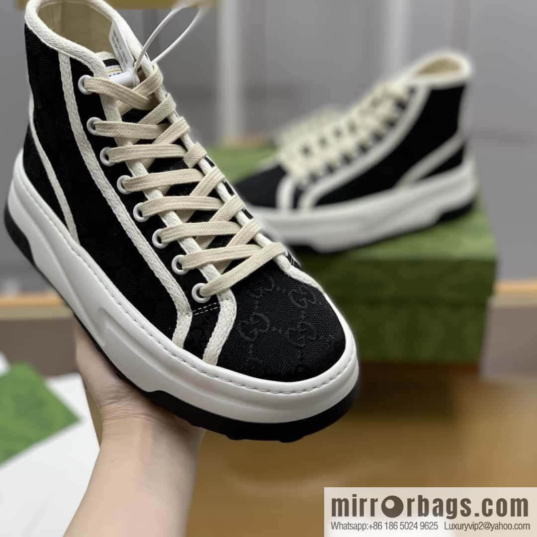 Gucci Gucci uses black classic GG canvas to make women's sports and leisure platform shoes