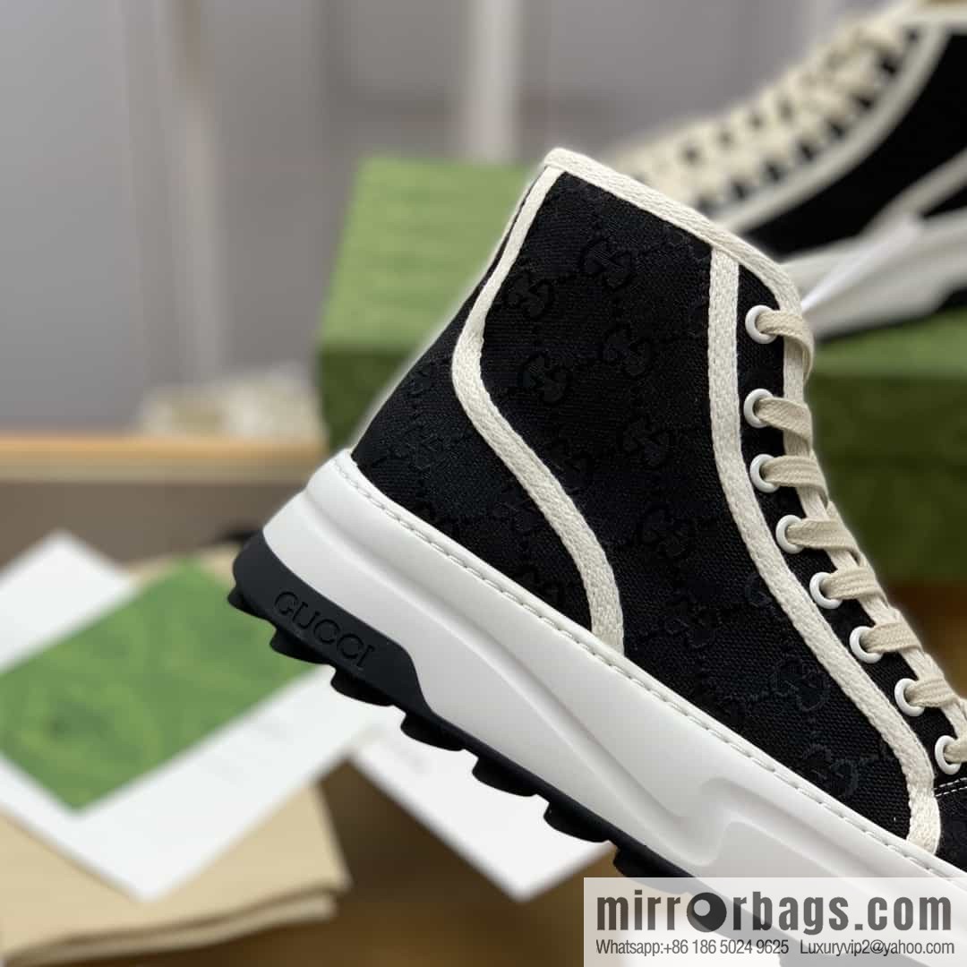 Gucci Gucci uses black classic GG canvas to make women's sports and leisure platform shoes