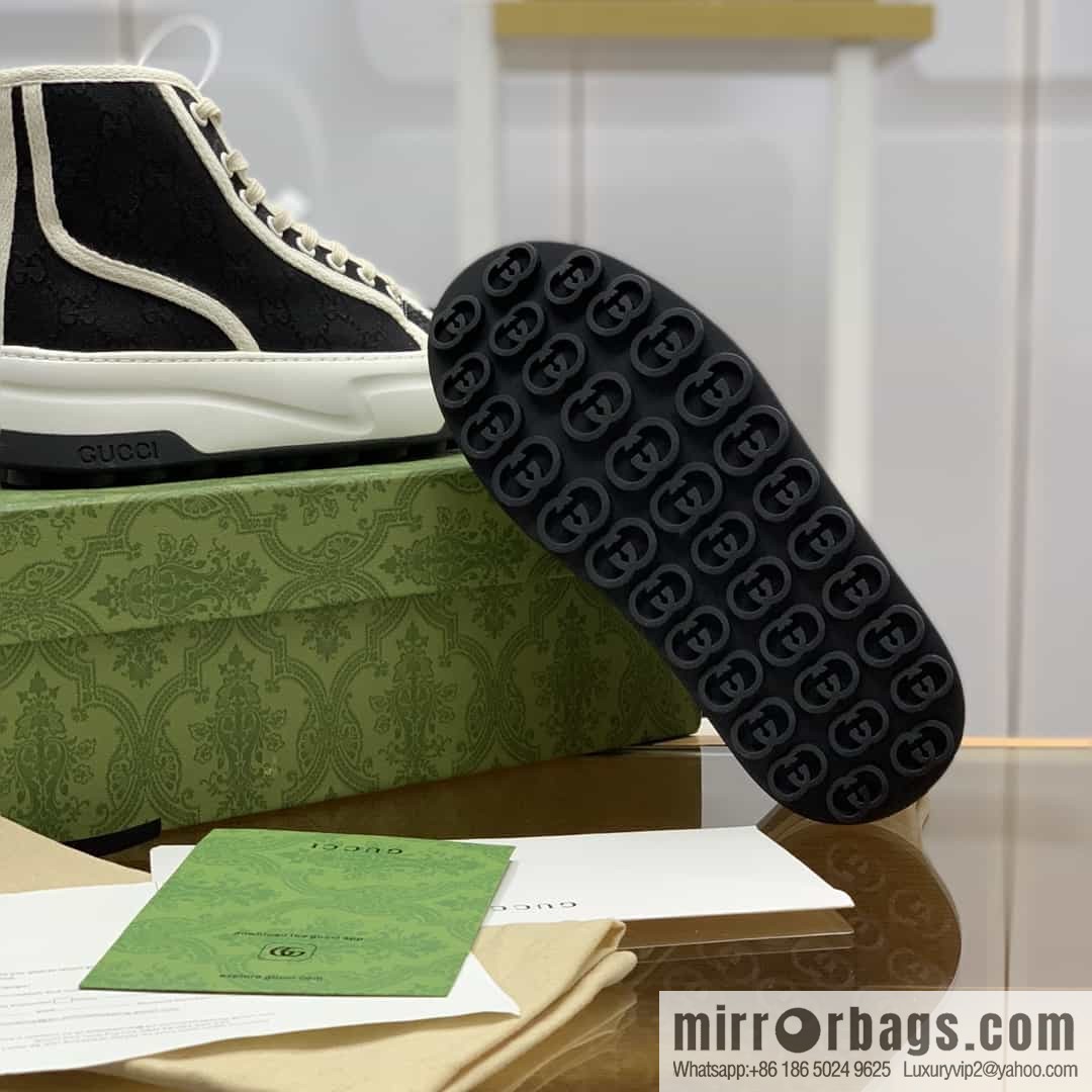 Gucci Gucci uses black classic GG canvas to make women's sports and leisure platform shoes