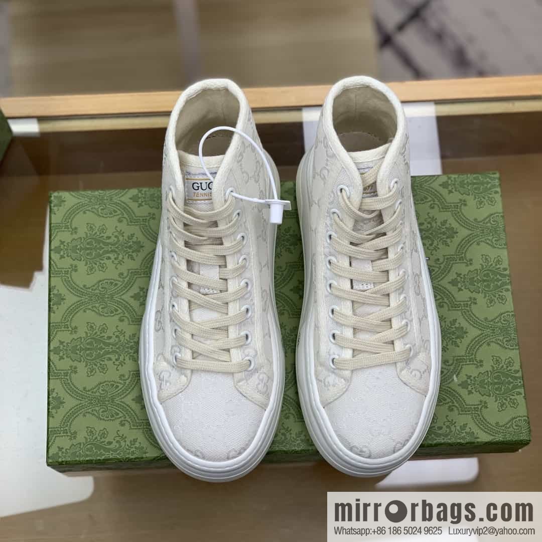 Gucci Gucci uses beige classic GG canvas to make women's sports and leisure platform shoes
