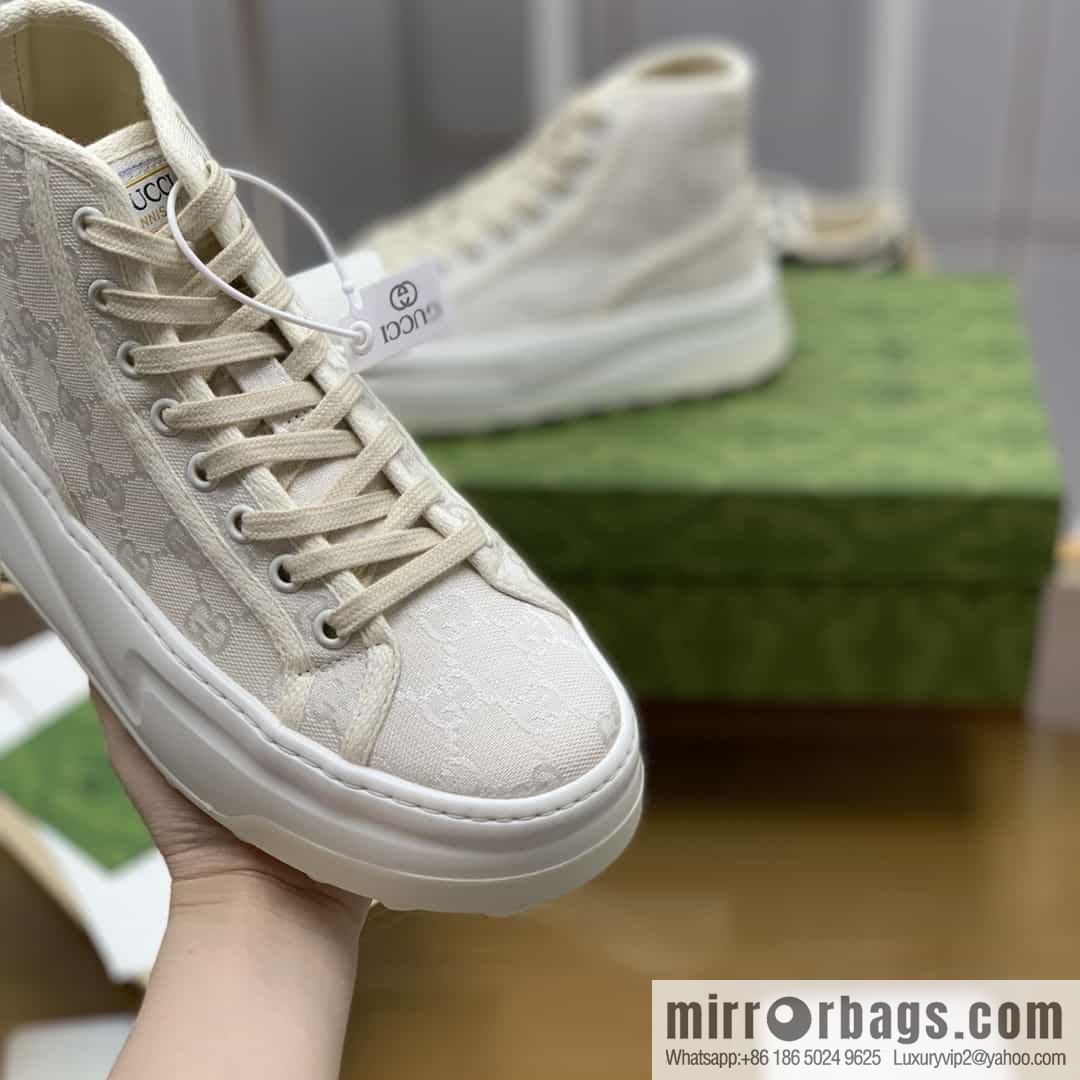 Gucci Gucci uses beige classic GG canvas to make women's sports and leisure platform shoes