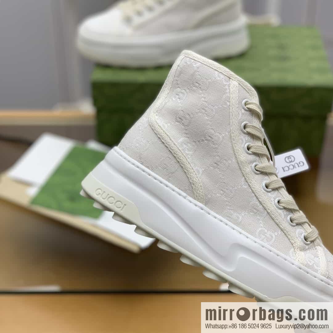 Gucci Gucci uses beige classic GG canvas to make women's sports and leisure platform shoes