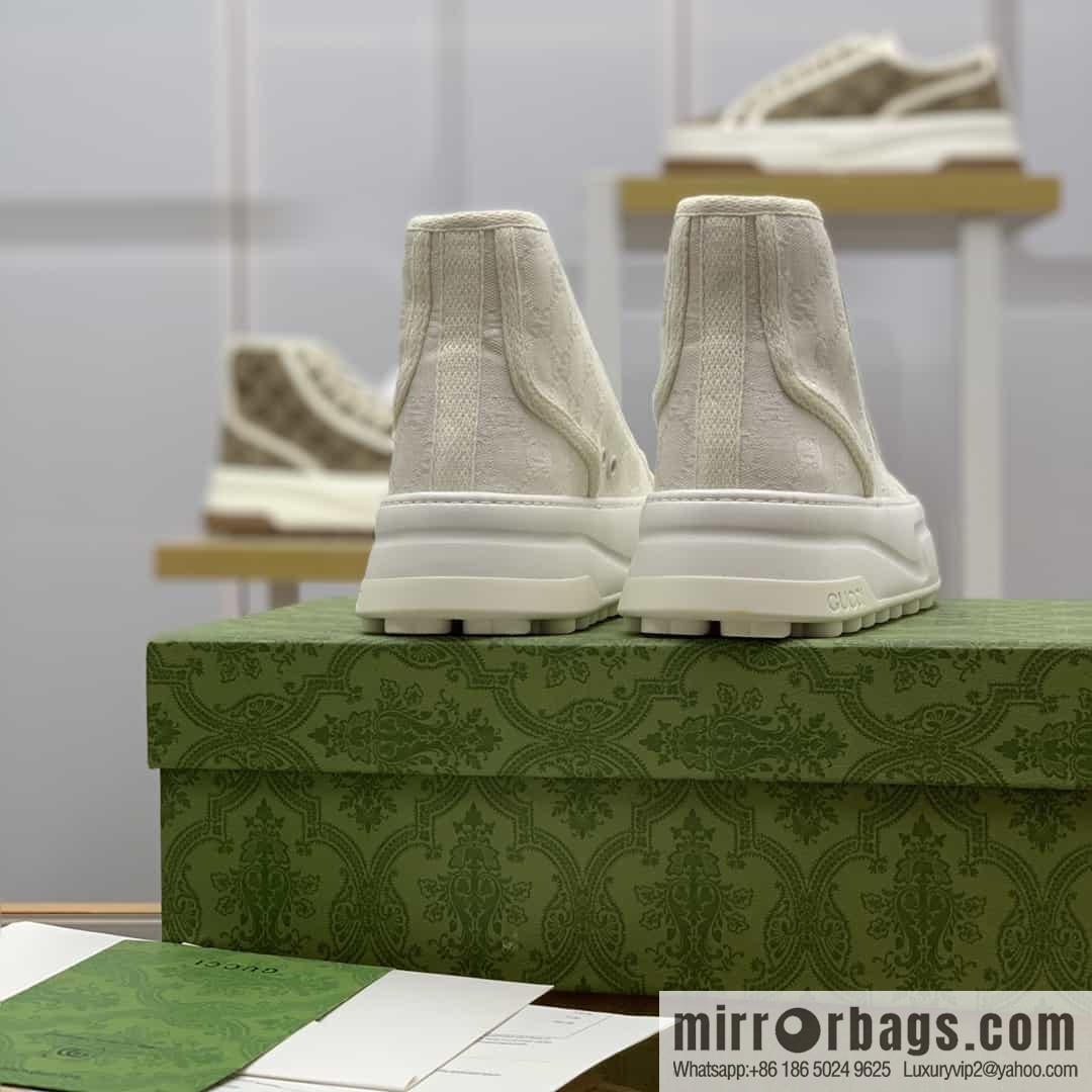 Gucci Gucci uses beige classic GG canvas to make women's sports and leisure platform shoes