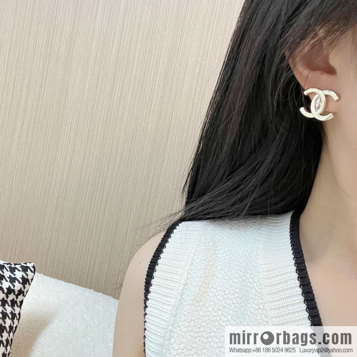 New ☑️ Chanel C1 double c horse eye drill earrings