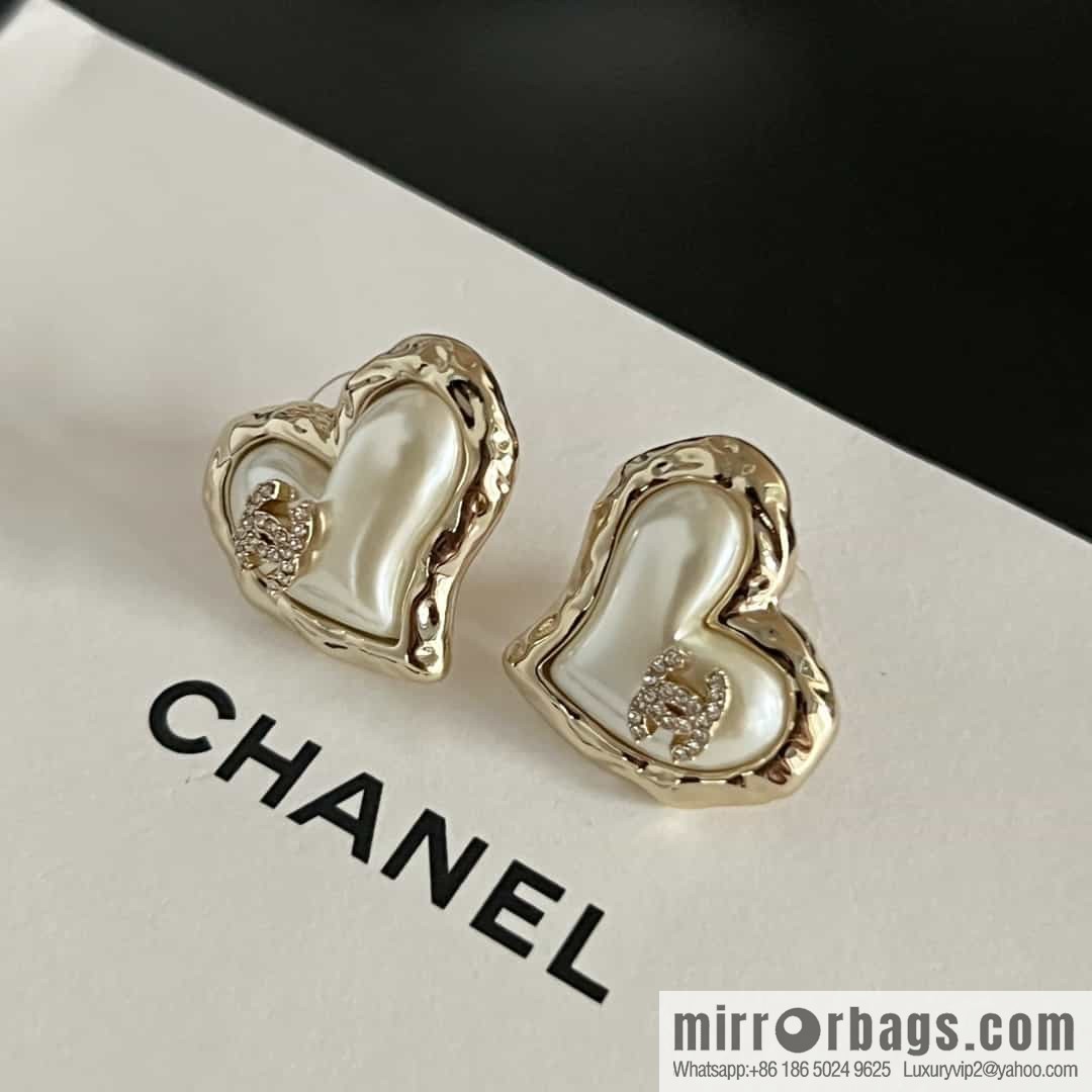 New ☑️ Chanel C1 double c peach heart love stud earrings