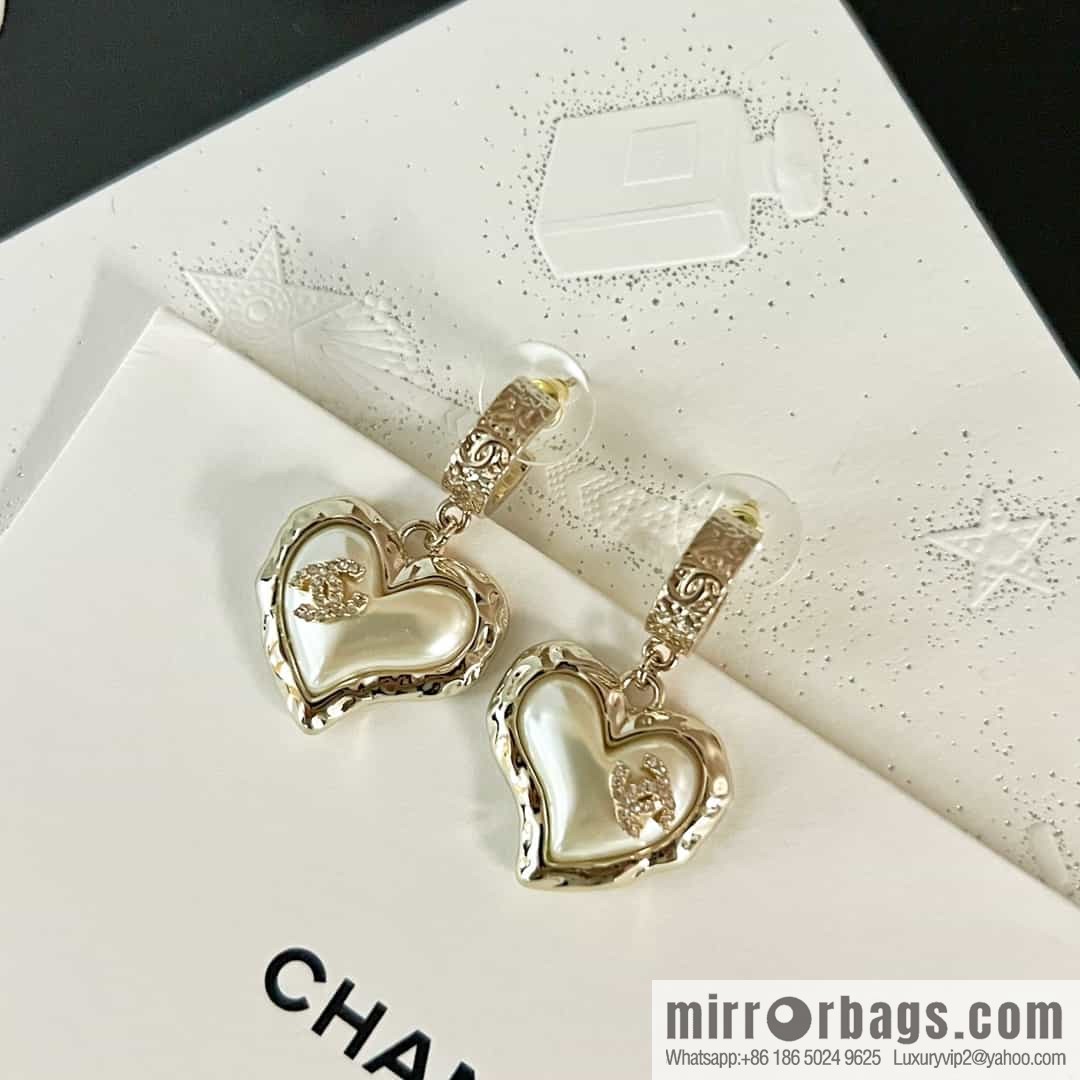 New ☑️ Chanel C2 double c peach heart love stud earrings