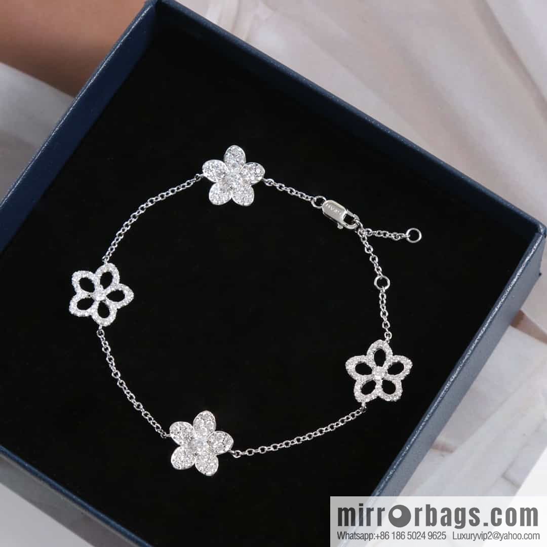 GRAFF four flower bracelet