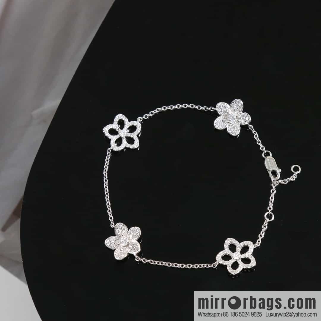 GRAFF four flower bracelet