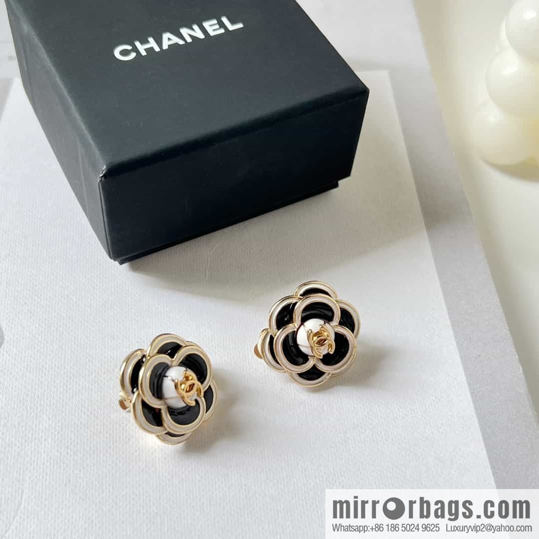 New ☑️ Chanel black camellia earrings